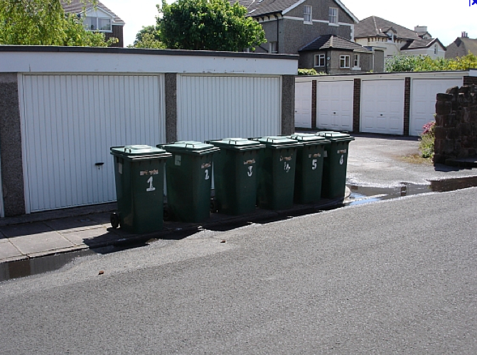 Rubbish When To Put Your Bins Out Hoylakejunction Rubbish When To Put Your Bins Out Hoylakejunction